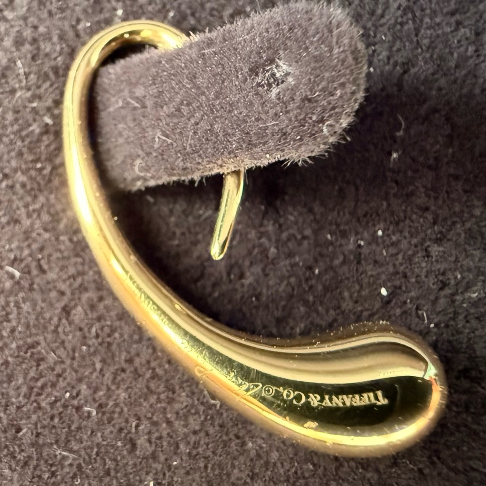Tiffany & Co. Elegant Gold Drop Earrings - Picture 4 of 13